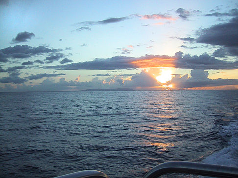 Sonnenuntergang über dem Meer von Kauai Foto 